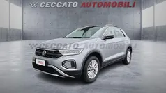 Argento Usata 2024 VW T-Roc Life SUV | 26.885 € (Ottimo prezzo)