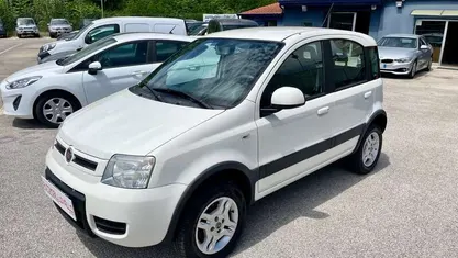 Bianco Usata 2012 Fiat Panda 4x4 Climbing Due volumi | 7490 € (Ottimo prezzo)
