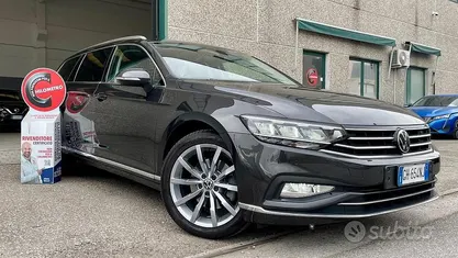 Usata VW Passat Executive 200 CV (147 kW) 2021 Grigio Station wagon