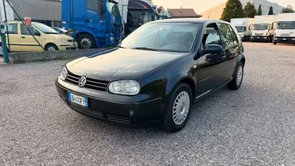 Usata VW Golf IV 101 CV (74 kW) 2002 Nero Berlina
