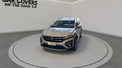 Usata Dacia Jogger Comfort 101 CV (74 kW) 2022 Grigio lunare Monovolume