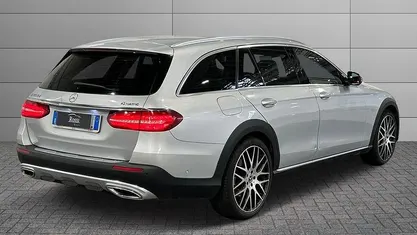 Grigio chiaro Usata 2019 Mercedes E400 Premium Station wagon | 32.500 € (Molto cara)