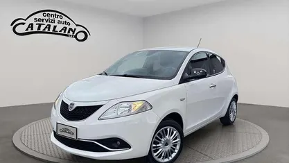 Marrone Usata 2016 Lancia Ypsilon Platinum Due volumi | 7350 € (Buon prezzo)