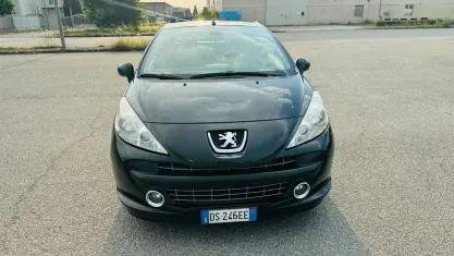 Usata Peugeot 207 CC 109 CV (80 kW) 2008 Nero Cabrio