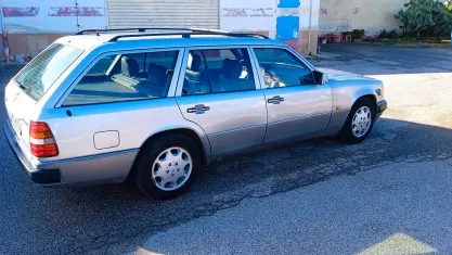 Usata Mercedes 250 90 CV (66 kW) 1991 Grigio Station wagon