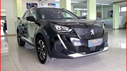 Nero Usata 2023 Peugeot 2008 Allure SUV | 17.900 € (Buon prezzo)