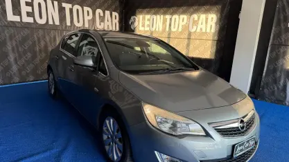 Usata Opel Astra Cosmo 125 CV (91 kW) 2010 Grigio Berlina