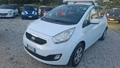Usata Kia Venga 90 CV (66 kW) 2014 Bianco Utilitaria