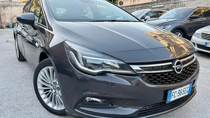 Grigio Usata 2016 Opel Astra Innovation Tre volumi | 6500 € (Super prezzo)