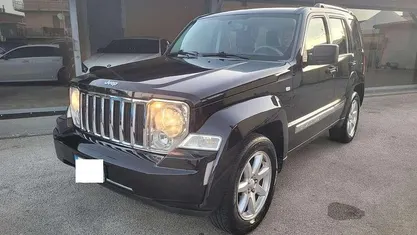 Usata 2010 Jeep Cherokee Limited SUV | 8999 € (Buon prezzo)