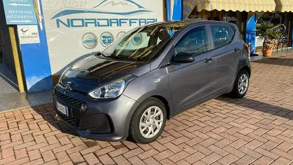Usata Hyundai i10 Comfort 69 CV (50 kW) 2017 Grigio scuro Utilitaria
