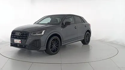Usata Audi Q2 Ambiente 150 CV (110 kW) 2022 Grigio daytona perlato SUV