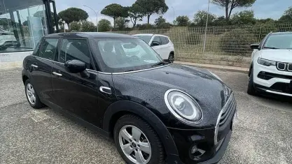 Usata Mini ONE 102 CV (75 kW) 2020 Nero Utilitaria