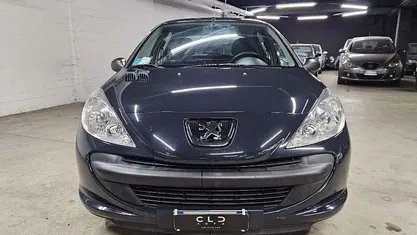 Grigio scuro Usata 2010 Peugeot 206 Tre volumi | 4500 € (Buon prezzo)