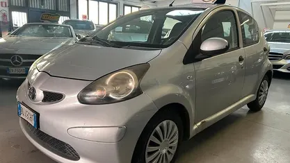 Usata Toyota Aygo Sol 68 CV (50 kW) 2007 Grigio Utilitaria
