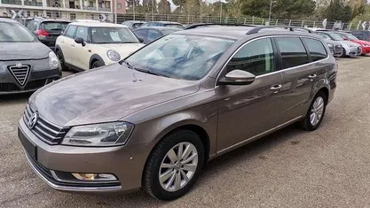 Grigio Usata 2011 VW Passat Comfortline Station wagon | 8999 € (Molto cara)