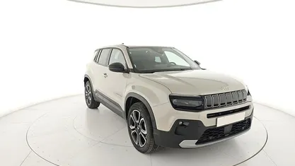 Usata Jeep Avenger Summit 101 CV (74 kW) 2025 Beige SUV