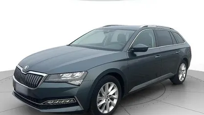 Usata Skoda Superb Executive 156 CV (114 kW) 2020 Grigio quarzo Station wagon