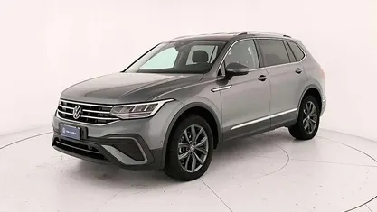 Platinum grey metallizzato Usata 2022 VW Tiguan Allspace Life SUV | 28.900 € (Ottimo prezzo)