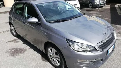 Grigio Usata 2016 Peugeot 308 Allure Tre volumi | 7900 € (Buon prezzo)