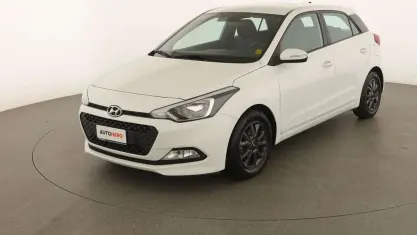 Usata Hyundai i20 Blackline 85 CV (62 kW) 2017 Bianco Utilitaria