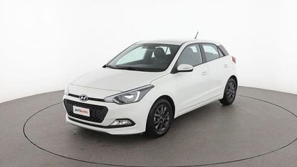 Usata Hyundai i20 Blackline 85 CV (62 kW) 2017 Bianco Berlina