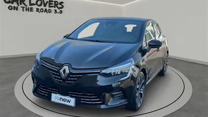 Usata Renault Clio V Techno 101 CV (74 kW) 2022 Gne nero etoile Utilitaria