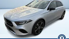 Argento metallizzato Usata 2023 Mercedes A180 Advanced Plus Tre volumi | 33.000 € (Buon prezzo)