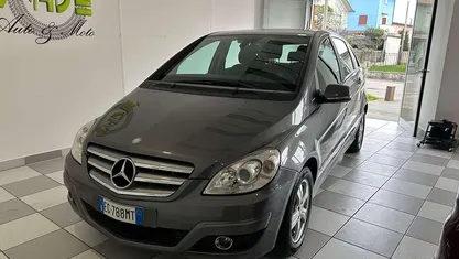 Usata Mercedes B160 95 CV (69 kW) 2011 Grigio Monovolume