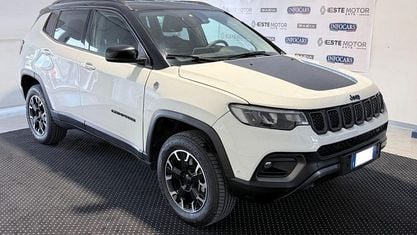 Begagnad Jeep Compass Trailhawk 240 HK (176 kW) 2023 Vit SUV