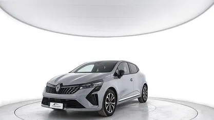 Grigio Usata 2024 Renault Clio V Techno Tre volumi | 15.300 € (Ottimo prezzo)