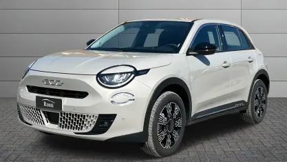 Usata Fiat 600 Pop 145 CV (106 kW) 2025 Verde SUV