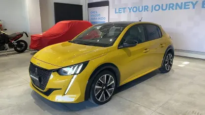 Usata Peugeot 208 GT-line 102 CV (75 kW) 2020 Giallo Utilitaria