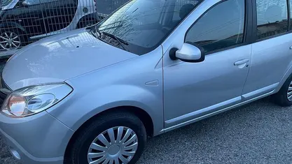Usata Dacia Sandero 75 CV (55 kW) 2008 Utilitaria