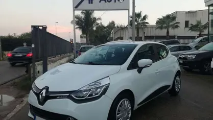 Bianco Usata 2016 Renault Clio IV Tre volumi | 5900 € (Buon prezzo)