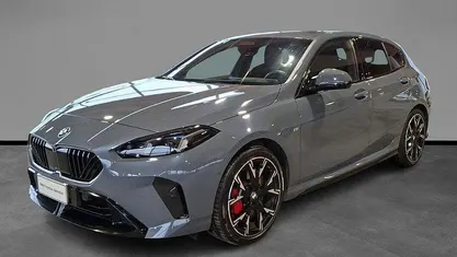 Begagnad BMW 118 M Sport 150 HK (110 kW) 2025 Grå Halvkombi