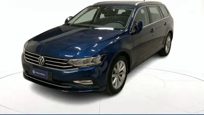 Usata VW Passat Business 150 CV (110 kW) 2023 Blu pastello Station wagon