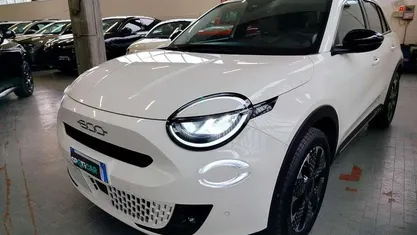 Bianco Usata 2025 Fiat 600 La Prima SUV | 19.950 € (Super prezzo)