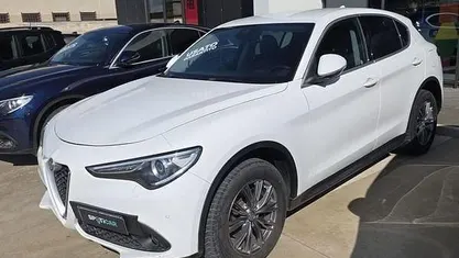 Usata Alfa Romeo Stelvio Business 209 CV (153 kW) 2019 Bianco SUV