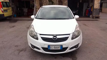 Usata Opel Corsa Enjoy 90 CV (66 kW) 2010 Utilitaria