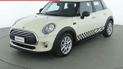 Begagnad Mini One D 95 HK (69 kW) 2017 Vit Halvkombi