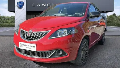Rosso Usata 2022 Lancia Ypsilon Gold Due volumi | 10.900 € (Ottimo prezzo)