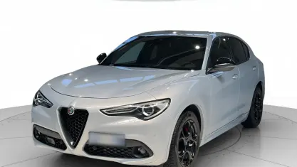 Usata Alfa Romeo Stelvio Sprint 190 CV (139 kW) 2022 Argento SUV