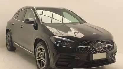 Usata Mercedes GLA180 AMG line 116 CV (85 kW) 2024 Nero SUV