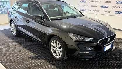 Usata Seat Leon Style 110 CV (80 kW) 2022 Nero metallizzato Station wagon