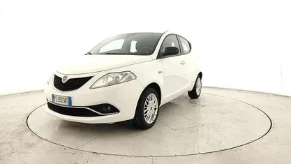 Bianco Usata 2017 Lancia Ypsilon Gold Due volumi | 7500 € (Ottimo prezzo)