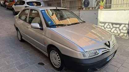 Gray Usata 2000 Alfa Romeo 146 Due volumi | 1950 € (Buon prezzo)