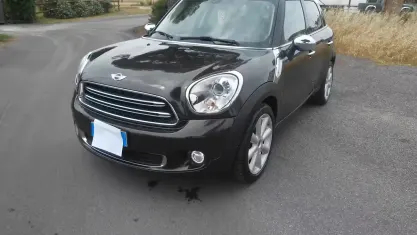 Usata Mini Cooper D Countryman 111 CV (81 kW) 2015 Marrone SUV