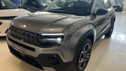 Usata Jeep Avenger EV Summit 61 kW (84 CV) 2025 Grigio SUV