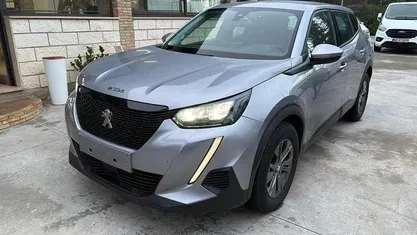 Usata Peugeot 2008 Active 110 CV (80 kW) 2021 Grigio SUV